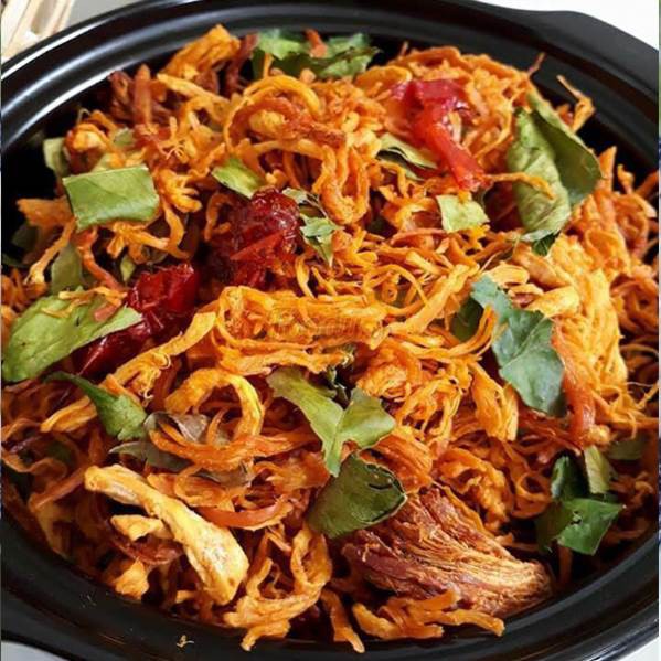 1KG KHÔ GÀ LÁ CHANH ĐÓNG GÓI TÚI ZIP BẠC