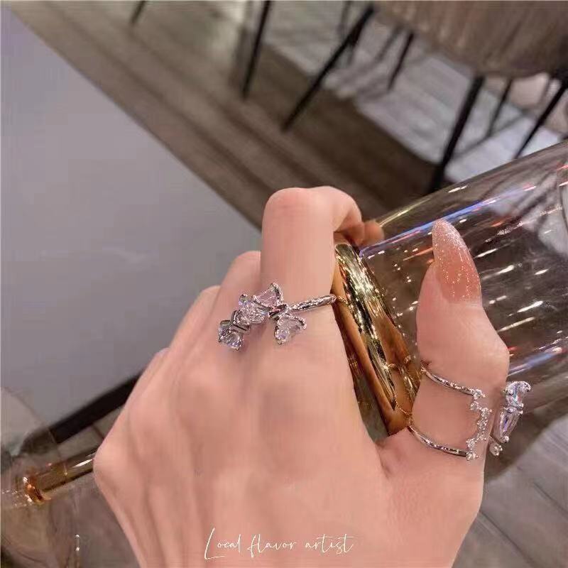 Nhẫn hở hình bướm đính đá zircon