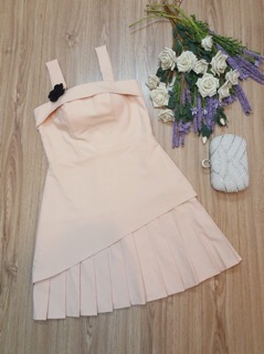 Đầm peplum