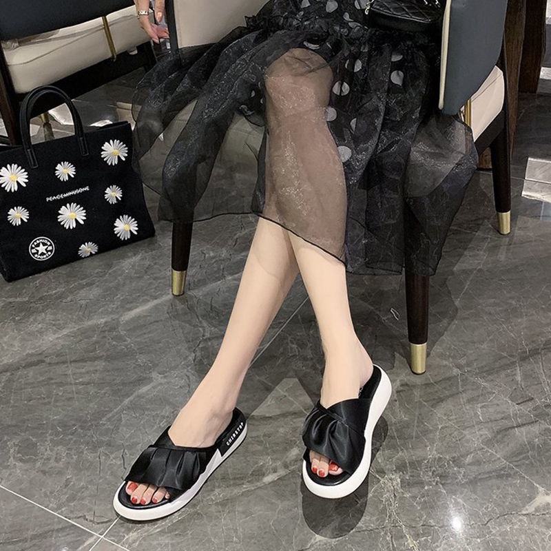 2022 Mùa hè mới Dép đi trong nhà dày thoải mái cho phụ nữ