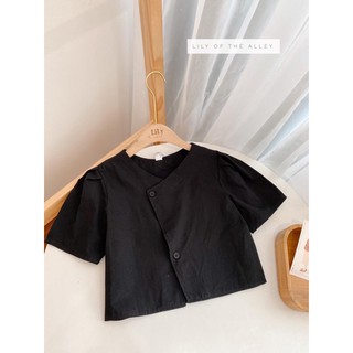 Croptop vạt chéo 2 khuy