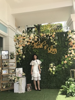 Đầm ren đuôi cá