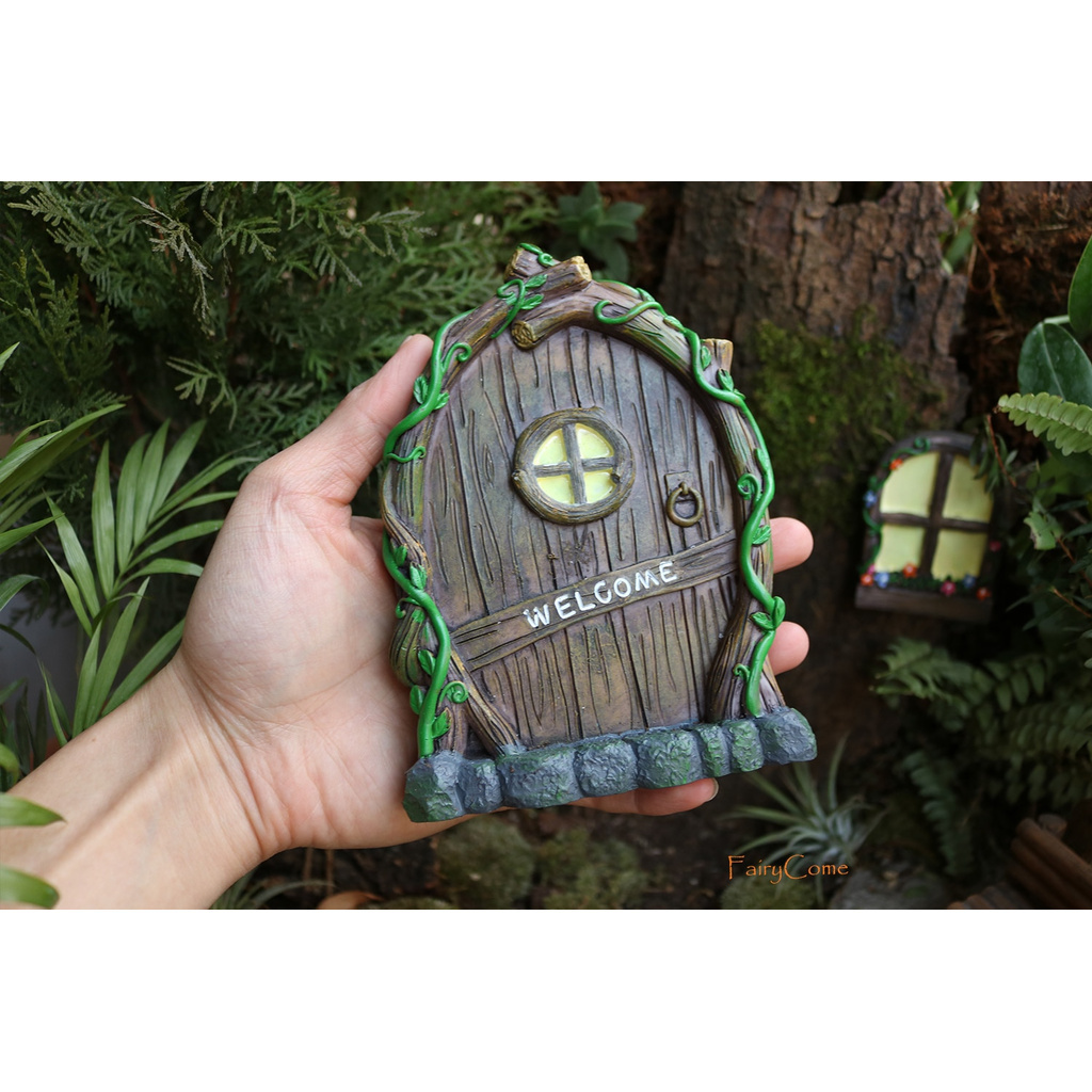 Miniature Tree Decor Fairy Garden Door and Windows Kit with Lamp Glow In The Dark Outdoor Ornament