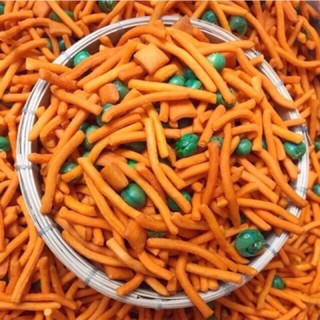 Bim bim que mix đậu hà lan lon 350gr
