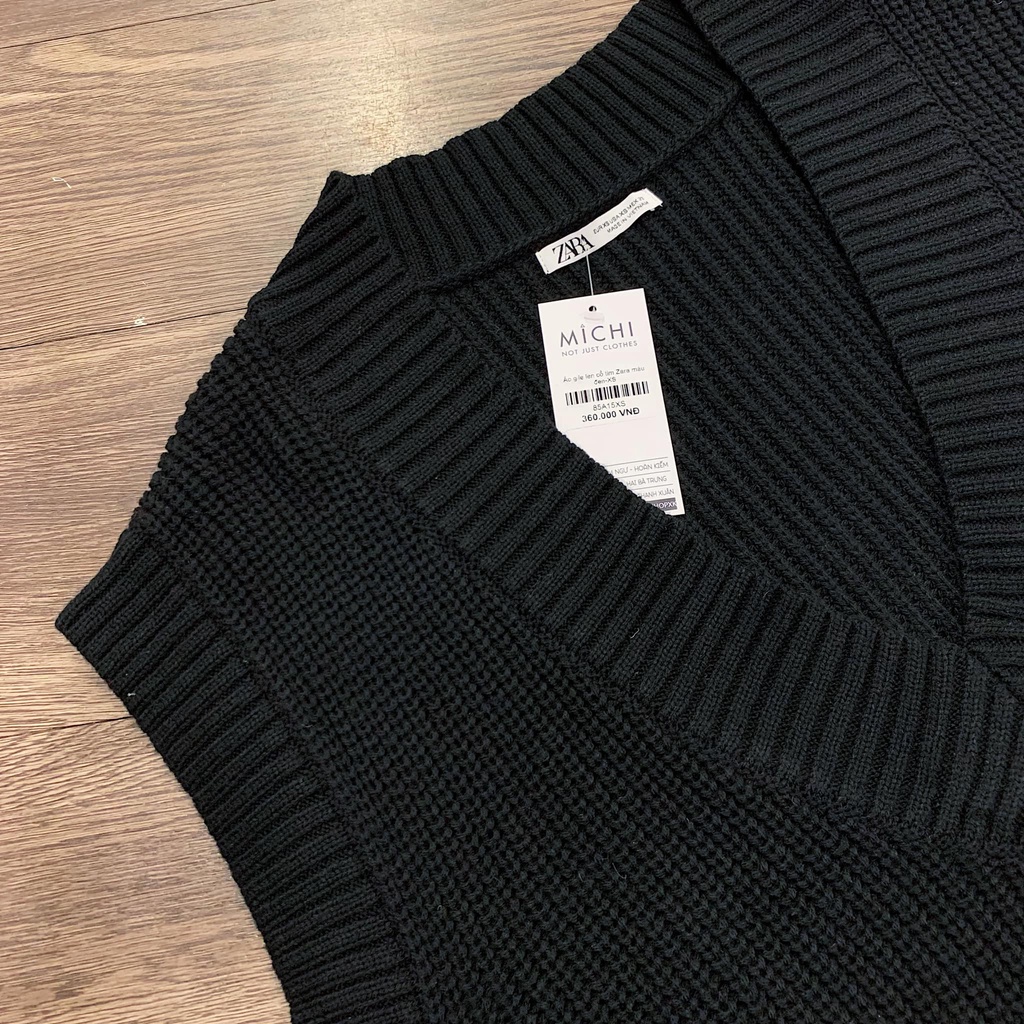 Áo gile len cổ tim màu đen - 85A15
