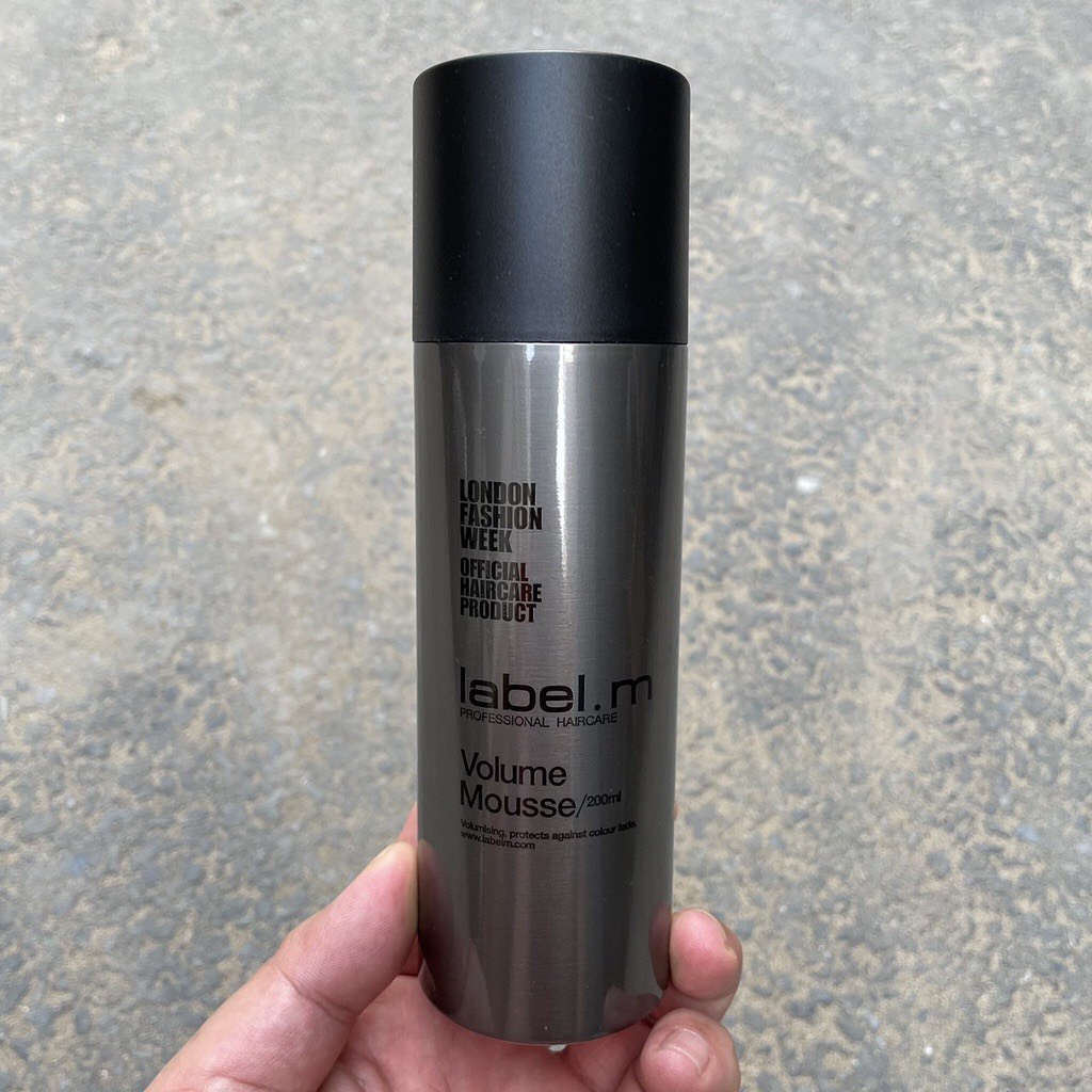 Keo bọt tạo kiểu giữ nếp tóc và tạo độ phồng Label.m Volume Mousse 200ml *NEW*