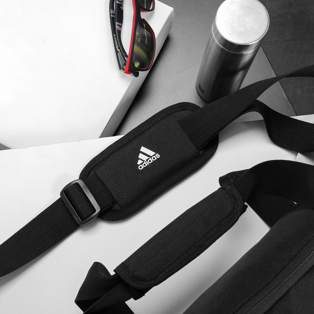 Túi Trống Adidas Medium Ge1237 thiết kế đơn giản, đựng được quần áo. giày dép, dung tích 45L, chống thấm