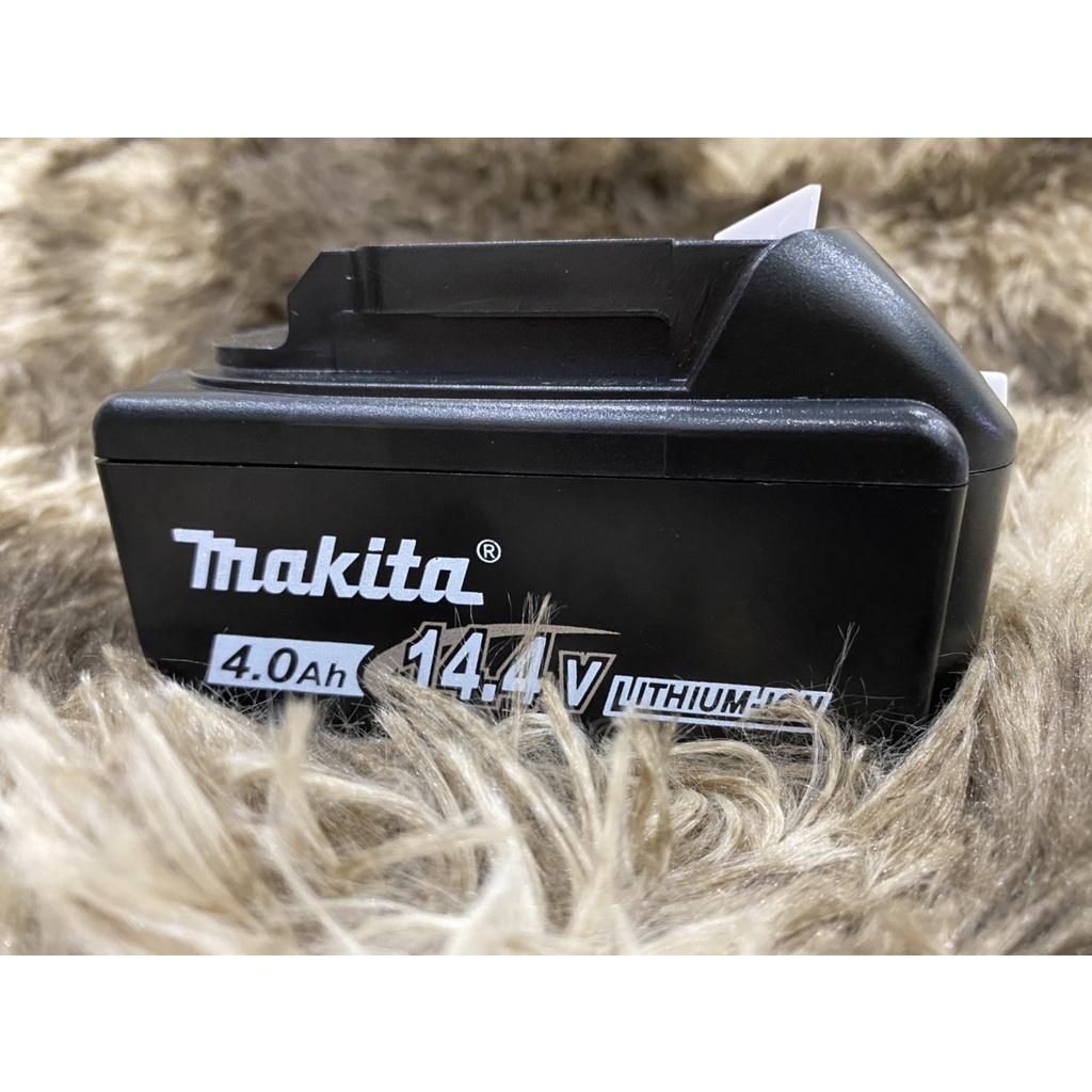 Vỏ Makita 4s 14.4v sạc adapter. Có báo pin, tem đáy như zin. BN.