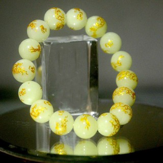 vòng tay chuỗi bột đá nhân tạo dạ quang khắc hình rồng vàng