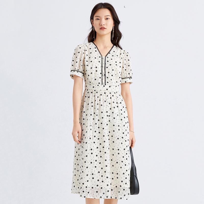 Đầm ren hoa nhí Yiner