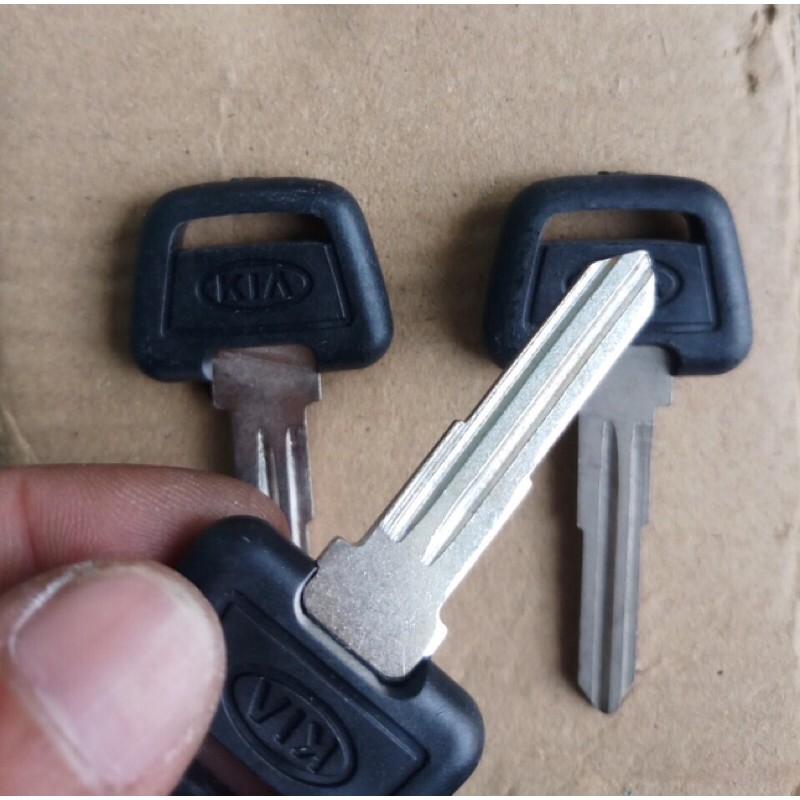 Phôi chìa khoá xe KIA ( rảnh trái , combo 3 chia )