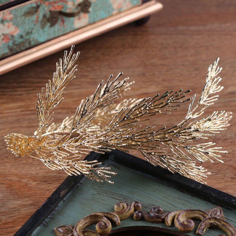 Băng đô lá vàng phong cách baroque trang trí tóc cô dâu