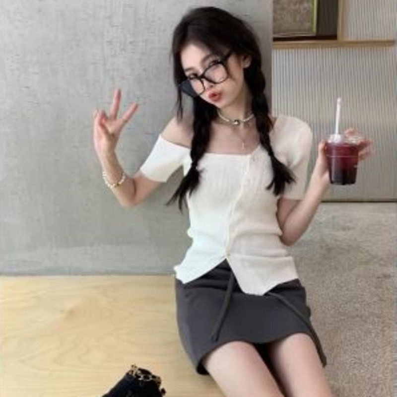 Áo Thun Dệt Kim Tay Ngắn Dáng Ôm Màu Đen Trơn Quyến Rũ Dành Cho Nữ