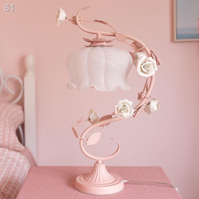 Mục vụ lãng mạn đèn bàn màu hồng phòng ngủ trong công chúa hoa cô gái trái tim trẻ em đầu giường