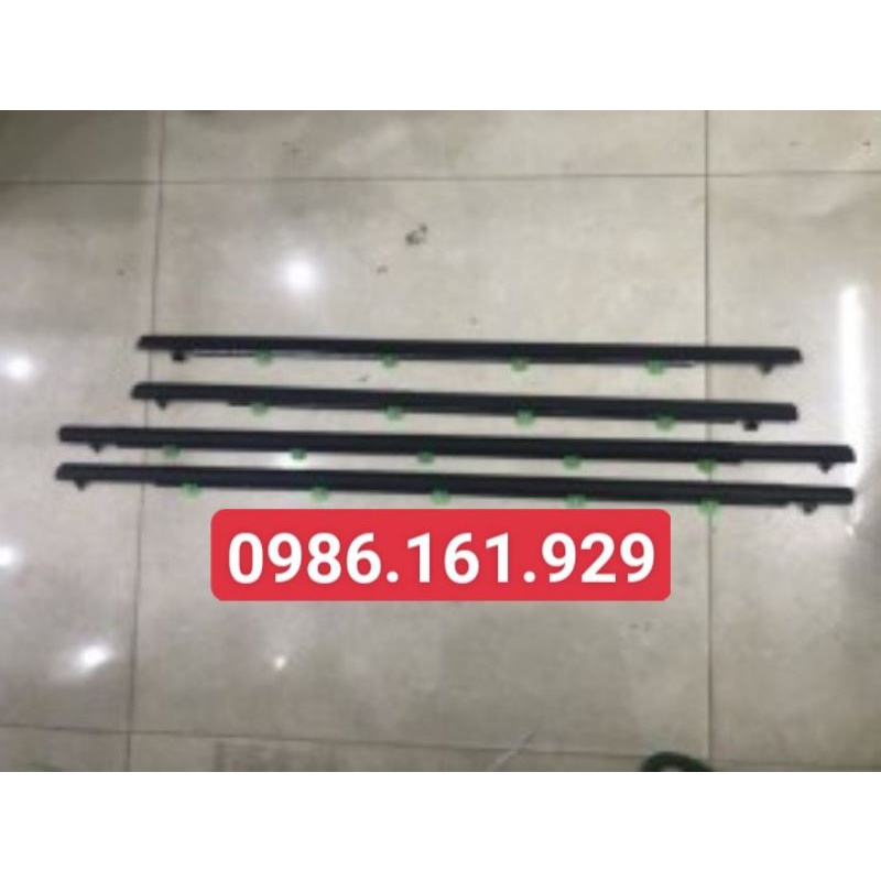 (mạ crom) Nẹp chân kính cửa Honda Crv 2007-2012
