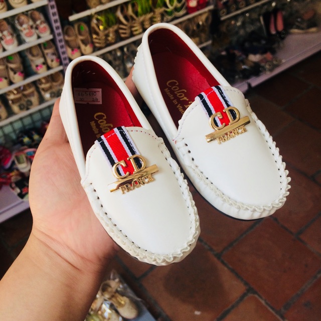 giày lười trẻ em màu trắng