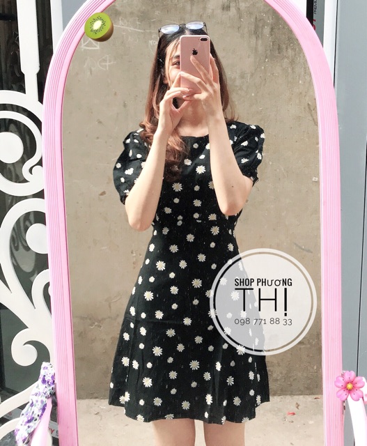Váy hoa cúc cổ tròn cộc tay hai màu - đầm hoa cúc vintage (hình shop tự chụp/sẵn) | BigBuy360 - bigbuy360.vn