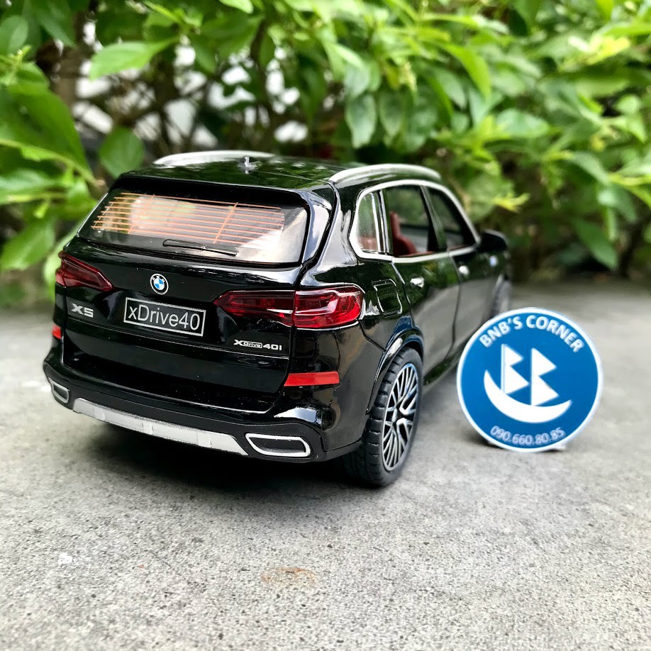 Mô hình xe BMW X5 M Performance tỷ lệ 1:32