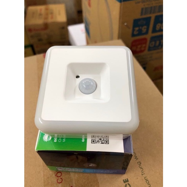 Đèn ngủ cảm ứng ,Đèn ngủ cảm biến chuyển động và cảm biến ánh sáng Rạng đông ĐN01.PIR 65x65/0.3W