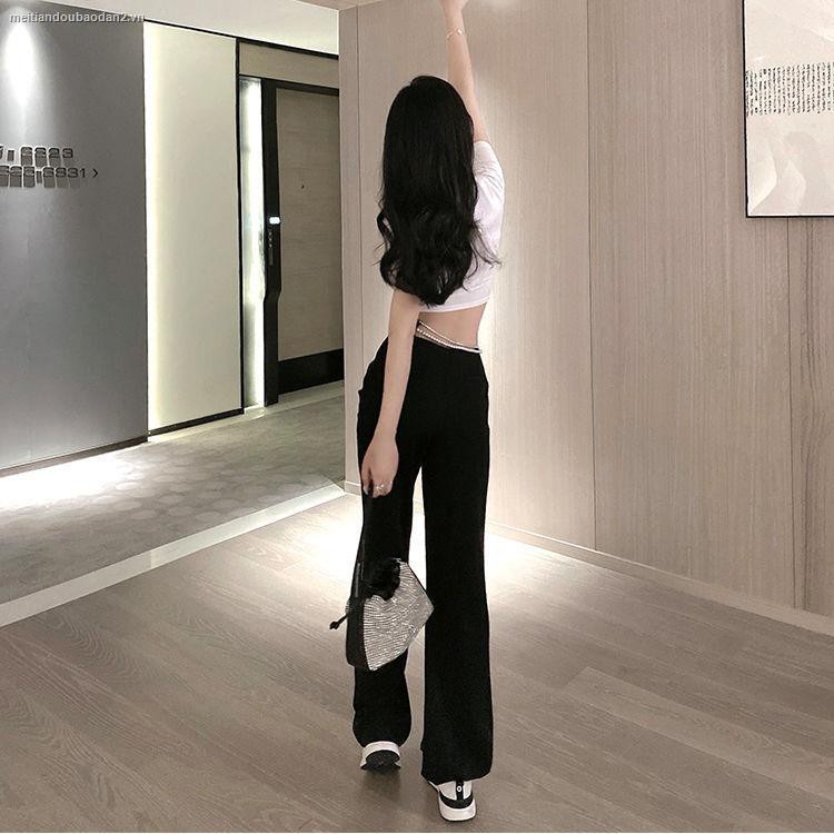 Quần dài ống rộng lưng cao màu đen phối chuỗi đá và ngọc trai giả thời trang cho nữ | BigBuy360 - bigbuy360.vn