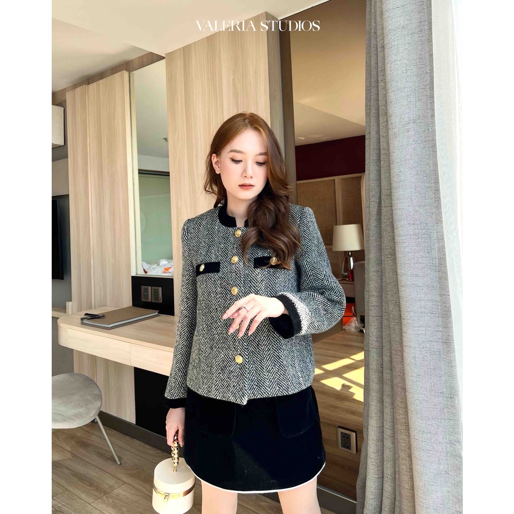 Áo khoác dạ cổ tàu phối viền nhung đen Kanie Jacket | BigBuy360 - bigbuy360.vn