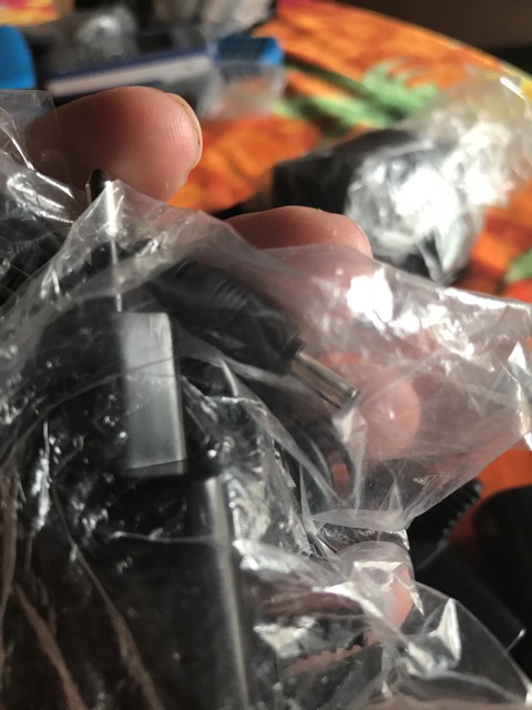 Sạc nokia chui lớn nhỏ