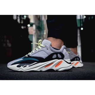 Adidas 700