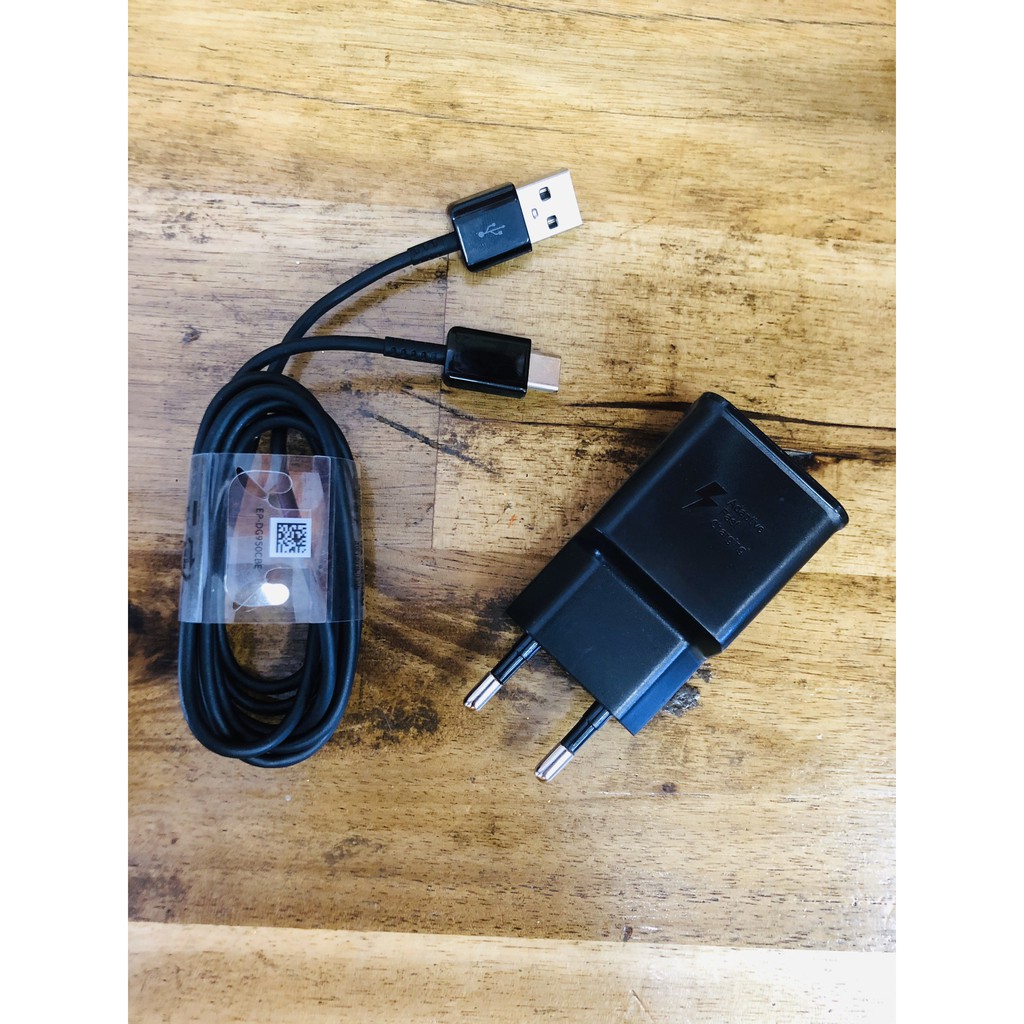 - Bộ cáp sạc nhanh SAMSUNG S10/ S10+ zin new , màu đen, chân Type C