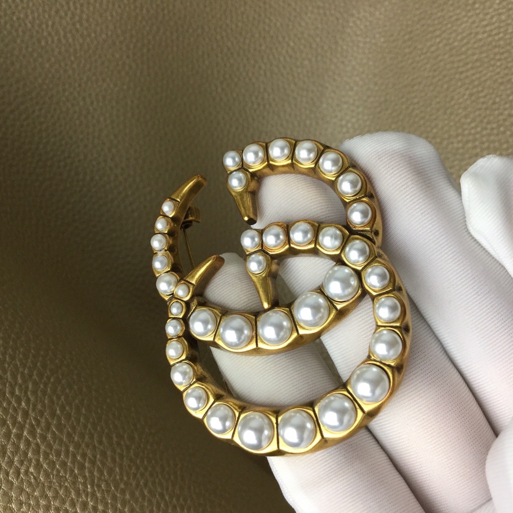 Ghim Cài Áo Hình Chữ G Đính Ngọc Trai Phong Cách Thời Trang Tinh Tế