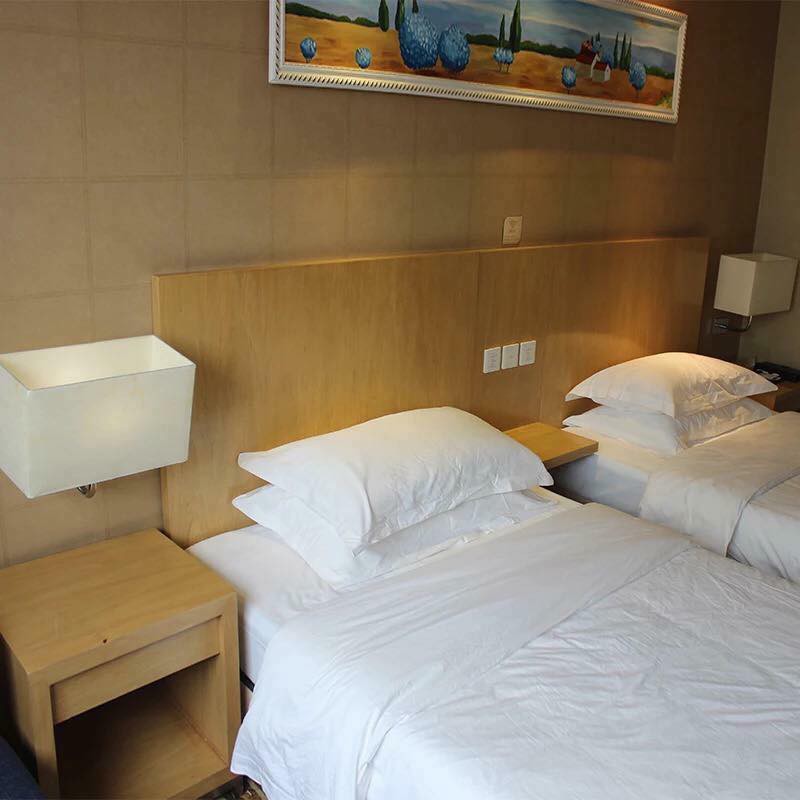 Bộ chăn ga khách sạn 💎SALE💎 trắng tinh khôi cotton nhập khẩu cao cấp gồm ga giường bo chun 2 cỏ gối và 1 vỏ chăn