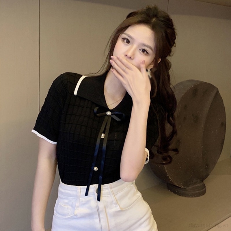 Áo Croptop Dệt Kim Tay Ngắn Dáng Ôm Cài Nút Đính Nơ Và Ngọc Trai Kiểu Hàn Quốc Cho Nữ