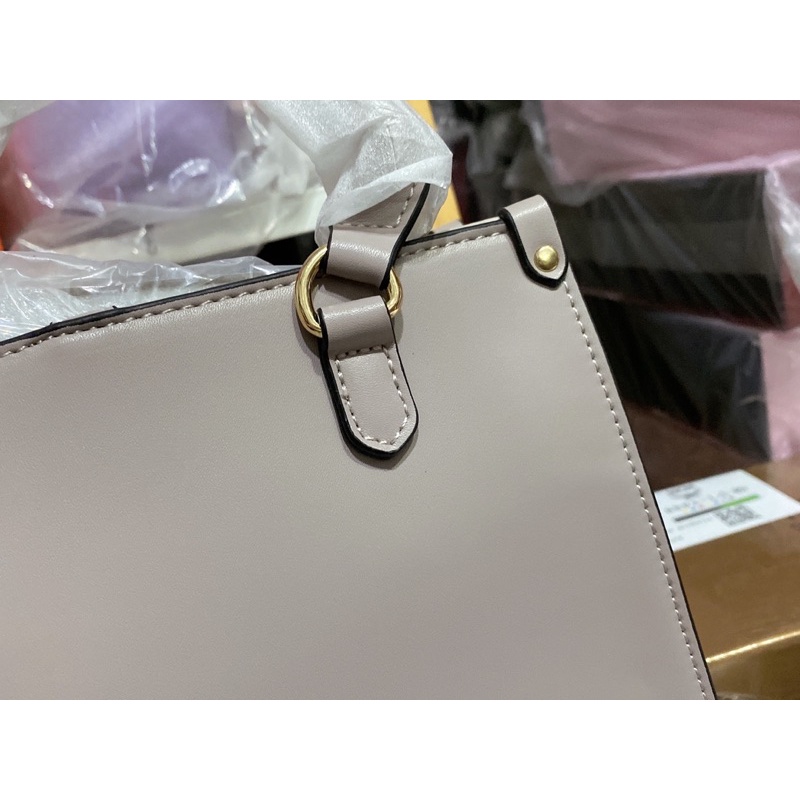 𝐓𝐮́𝐢 𝐭𝐚𝐲 𝐜𝐚̂̀𝐦 𝐋𝐲𝐧 𝐅𝐈𝐍𝐄𝐍𝐄𝐒𝐒