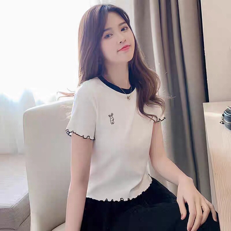 Áo thun croptop phối bo cổ thêu ngực CH | WebRaoVat - webraovat.net.vn