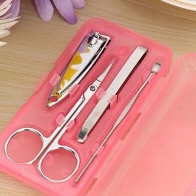 Hộp 4 dụng cụ chăm sóc cá nhân