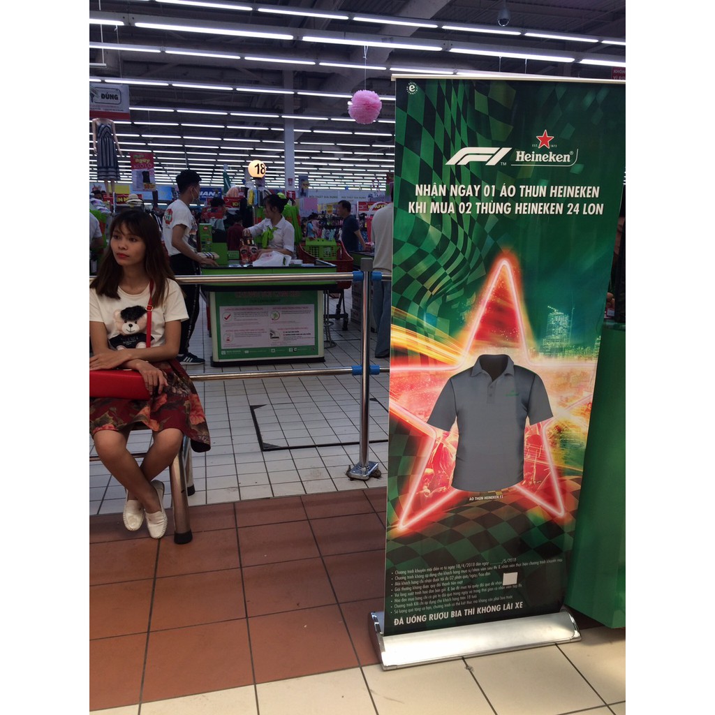 In standee kích thước tùy chỉnh, in poster banner giá rẻ