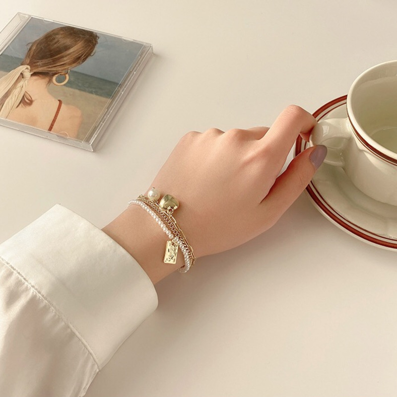 Vòng Tay Ngọc Trai Thiết Kế Hình Học Đơn Giản