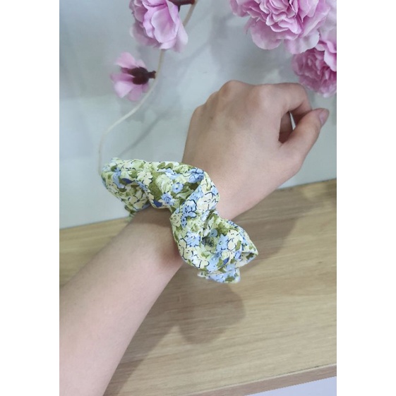 Buộc tóc vải Scrunchies hoa nhí Vintage được chọn mẫu