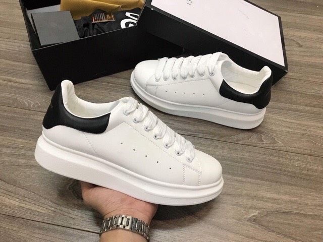 Giày MCqueen nam với dáng gọn gàng màu sắc phong phú giá rẻ | BigBuy360 - bigbuy360.vn