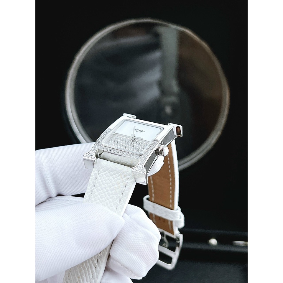 Đồng hồ nữ Hermes 22x22mm máy Swissquartz, mặt khảm trai trắng, khung thép không gỉ, dây da cao cấp