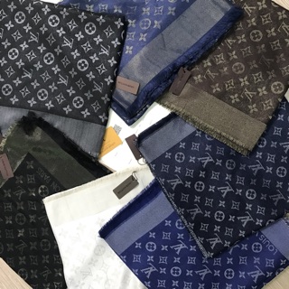 Khăn Vuông Lv đen nhũ bạc