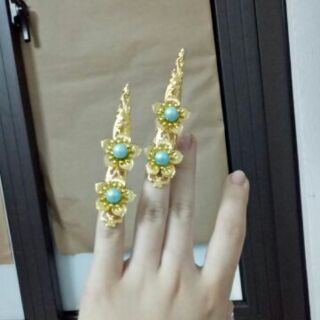 1 chiếc Hộ chỉ móng tay cổ trang đính hoa