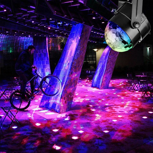 ĐÈN LED XOAY TRANG TRÍ 7 MÀU CẢM ỨNG THEO NHẠC VŨ TRƯỜNG SÂN KHẤU- CÓ ĐIỀU KHIỂN