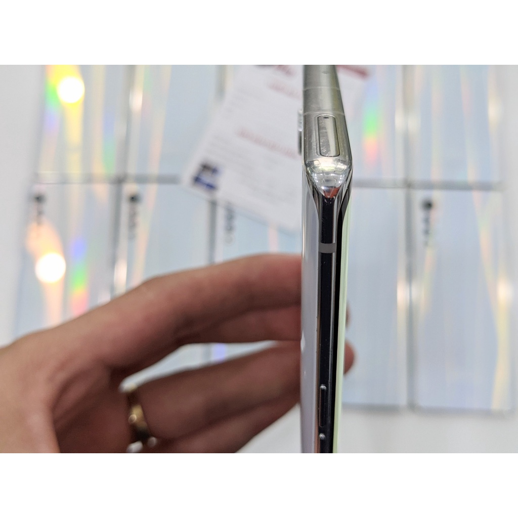 Điện thại LG Velvet 5G 2 SIM Ram 6GB BỘ nhớ 128GB . Nguyên Zin đẹp , màn không ám ố , kèm sạc LG chính hãng , Playmobile