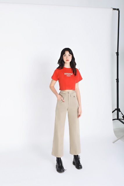 Quần túi phía trước nút gỗ SODA POP