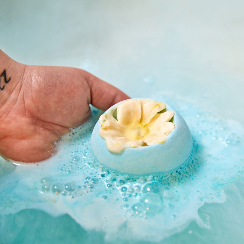 Viên sủi bọt bồn tắm - Floating Flower bath bomb