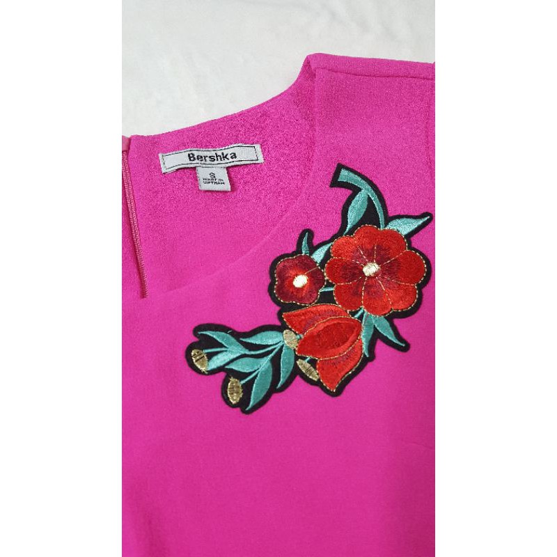 🔥HOT SALE🔥 Đầm mặc tết hồng cánh sen vnxk hiệu  Bershhka