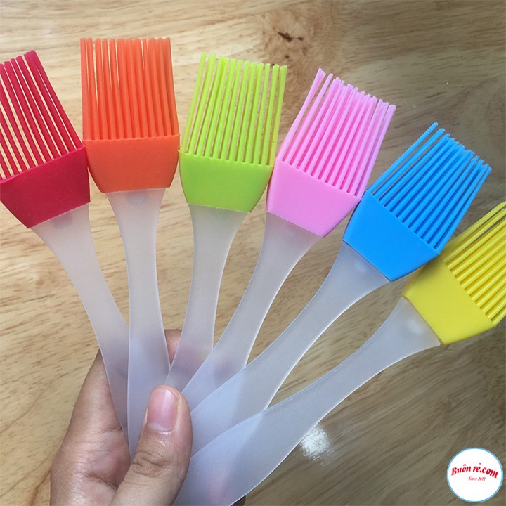 Cọ Chổi Phết Bơ Dầu, Quét Mặt Bánh Silicone Cán Nhựa (Màu Ngẫu Nhiên) br00455 | BigBuy360 - bigbuy360.vn