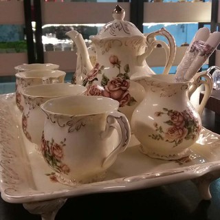 bộ tách trà hoa hồng cao cấp, bao gồm cả khay. Hiên trà việt đã test hàng chất lượng