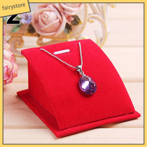 Giá nhung mềm trưng bày trang sức sang trọng
