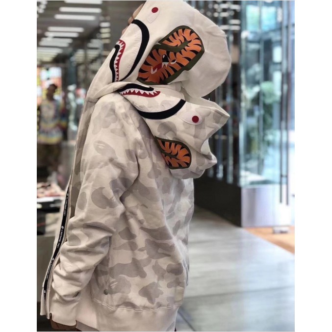 BAPE Áo khoác có mũ trùm đầu thông thường của nam và nữ cá mập ngụy trang mới